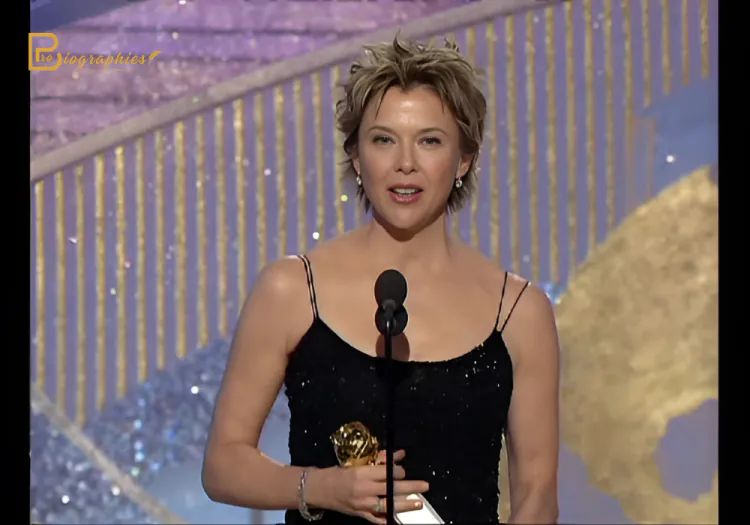 Annette Benning in award